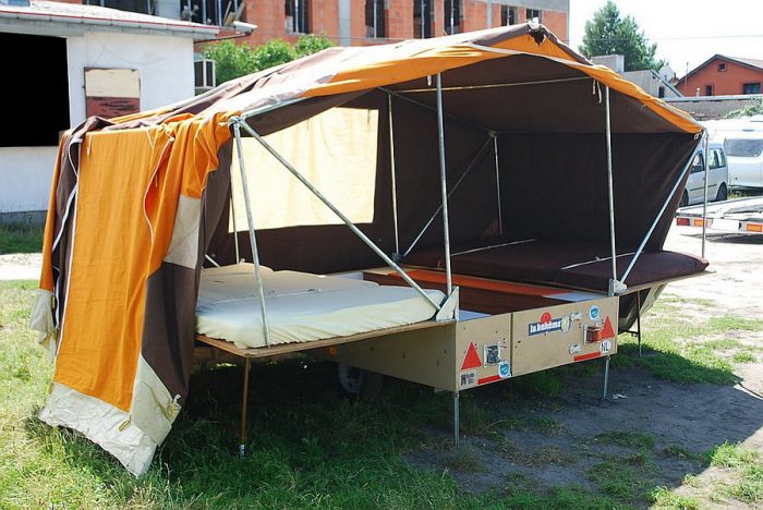Прицеп палатка для легкового автомобиля: возможные варианты