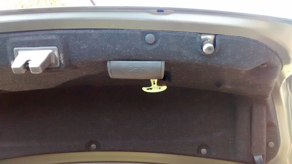 Открываем багажник изнутри — возможные способы