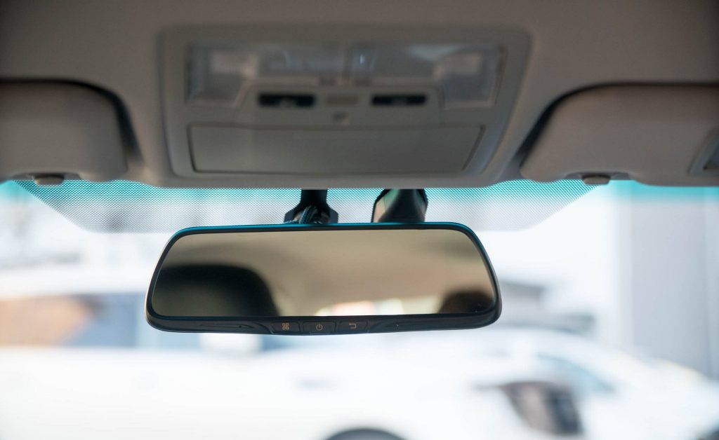 Автомобильные зеркала с видеорегистратором