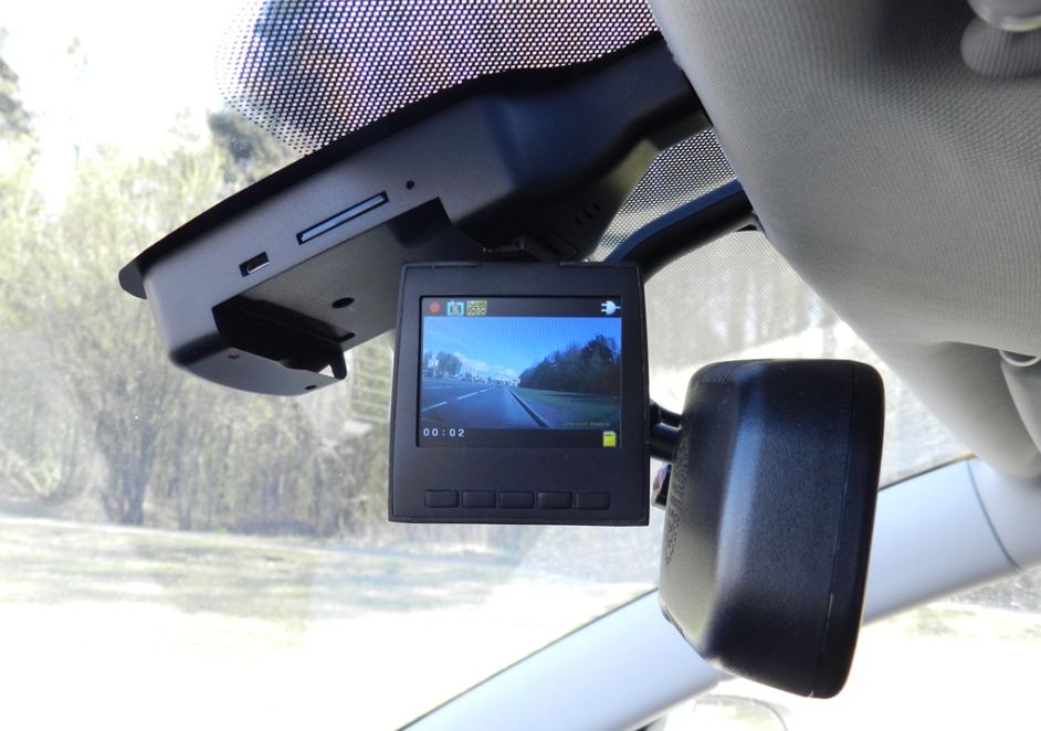 Автомобильные видеорегистраторы скрытой установки